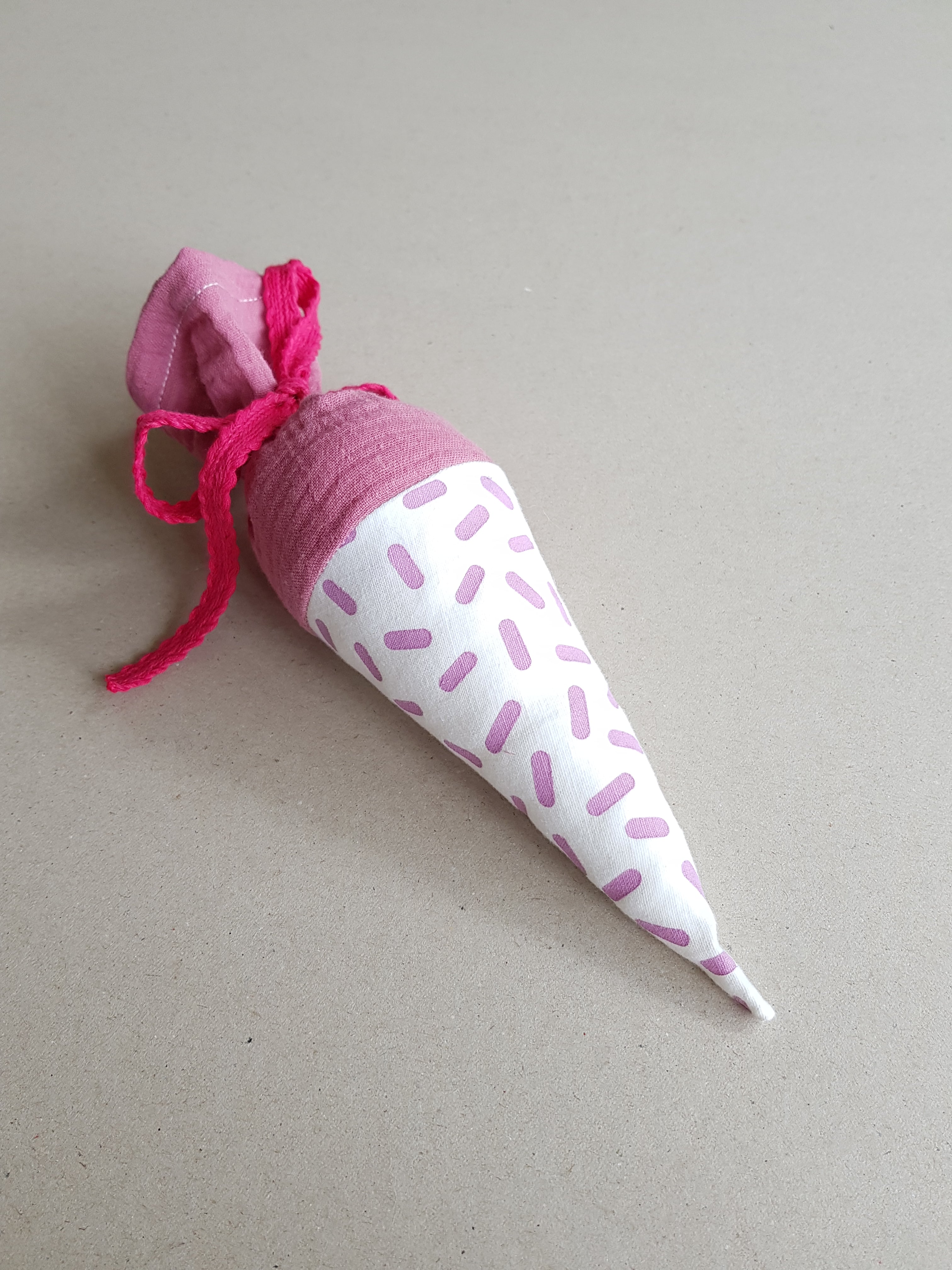 Confetti - Mini-Schultüte - Stencil & Cut File