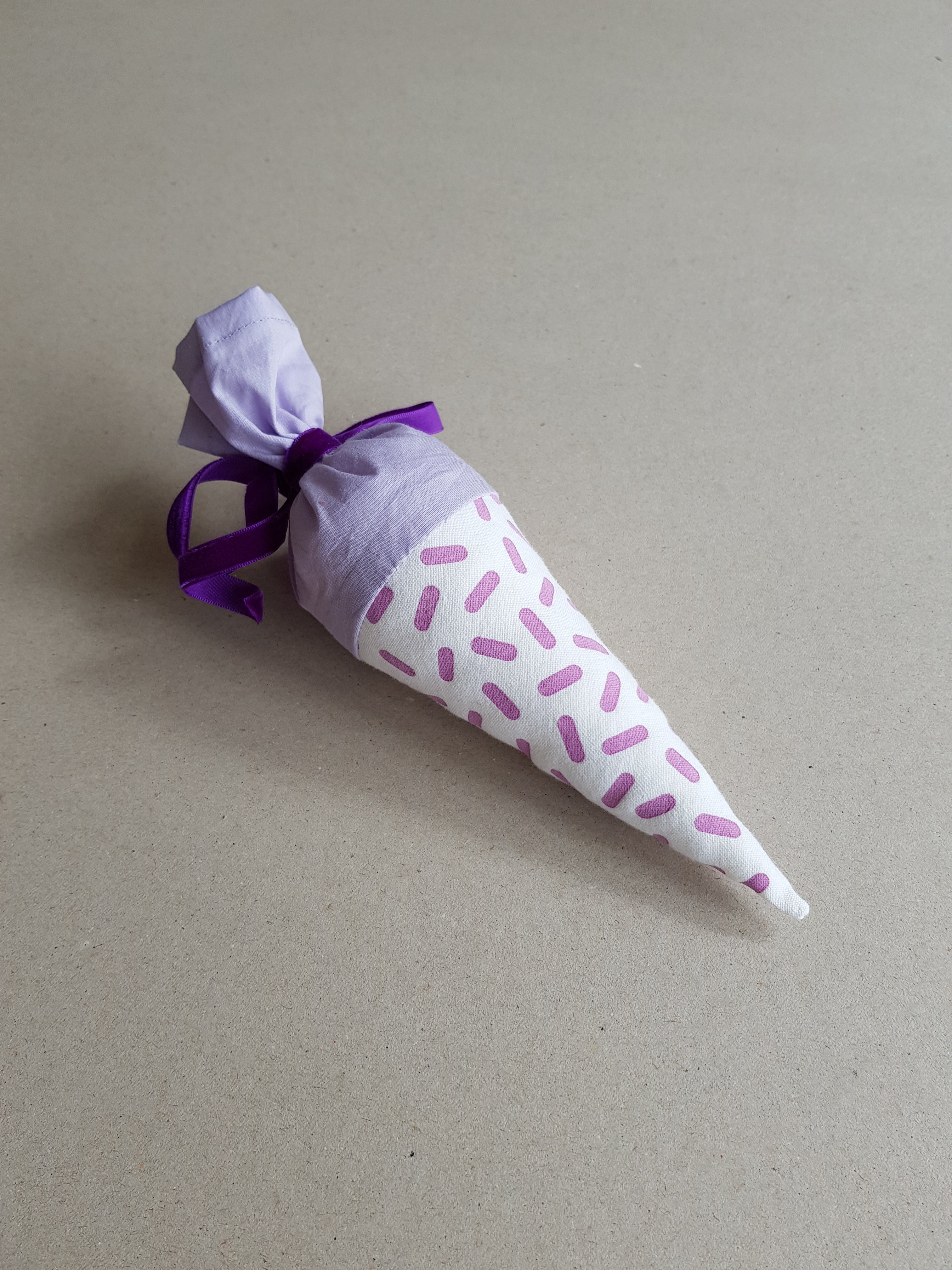 Confetti - Mini-Schultüte - Stencil & Cut File