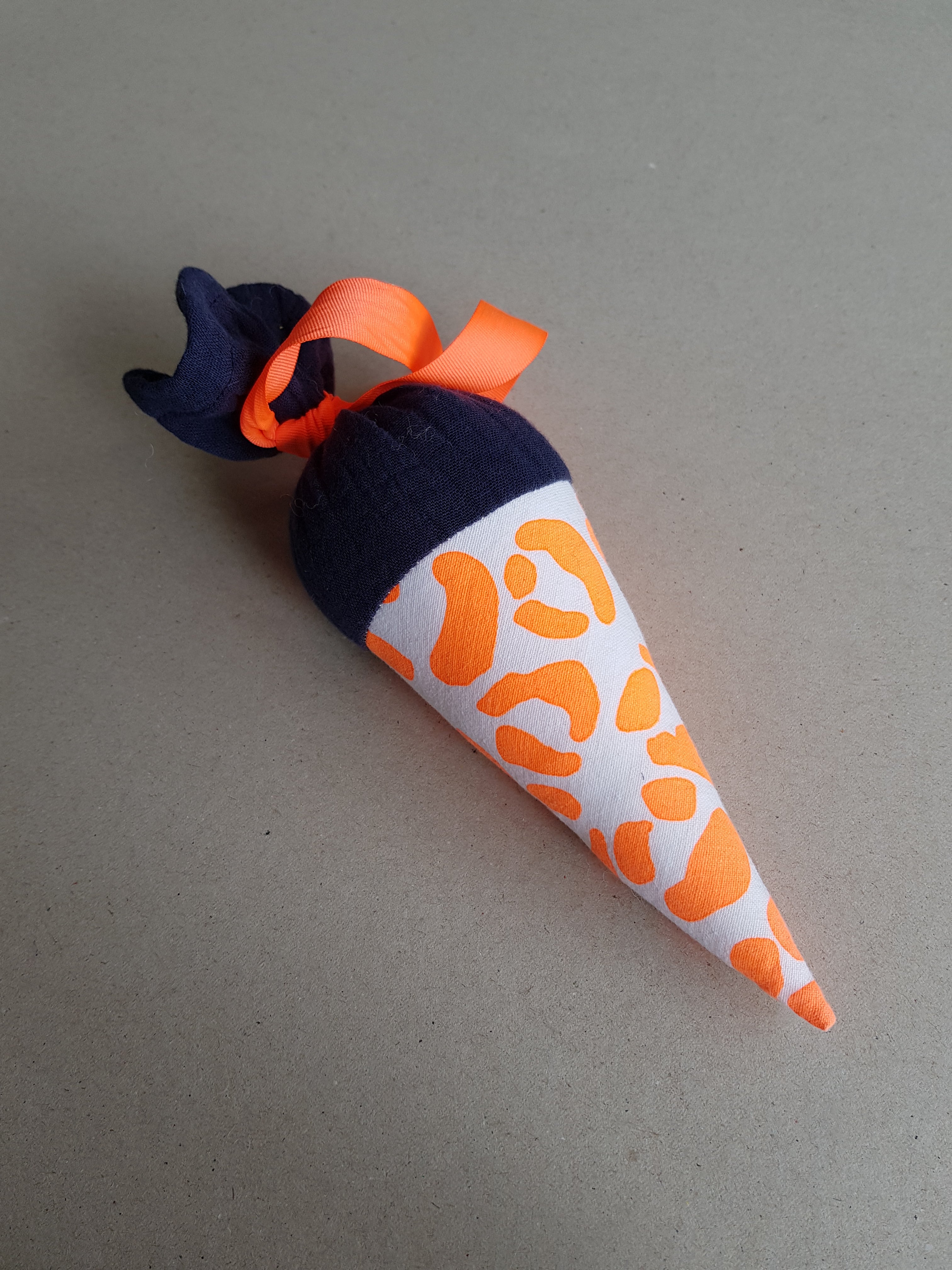 Leo - Mini-Schultüte - Stencil & Cut File