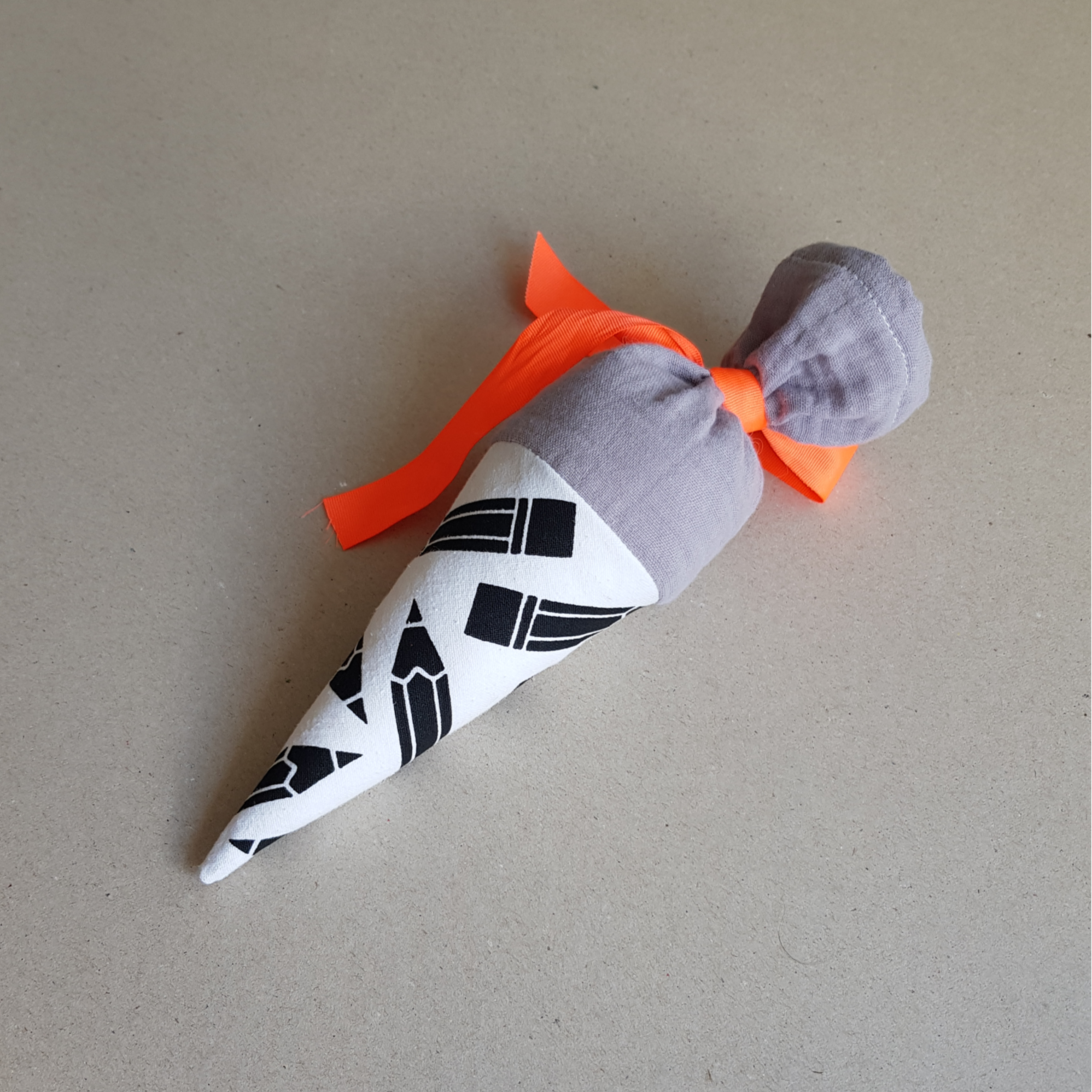 Pencil - Mini-Schultüte - Stencil & Cut File