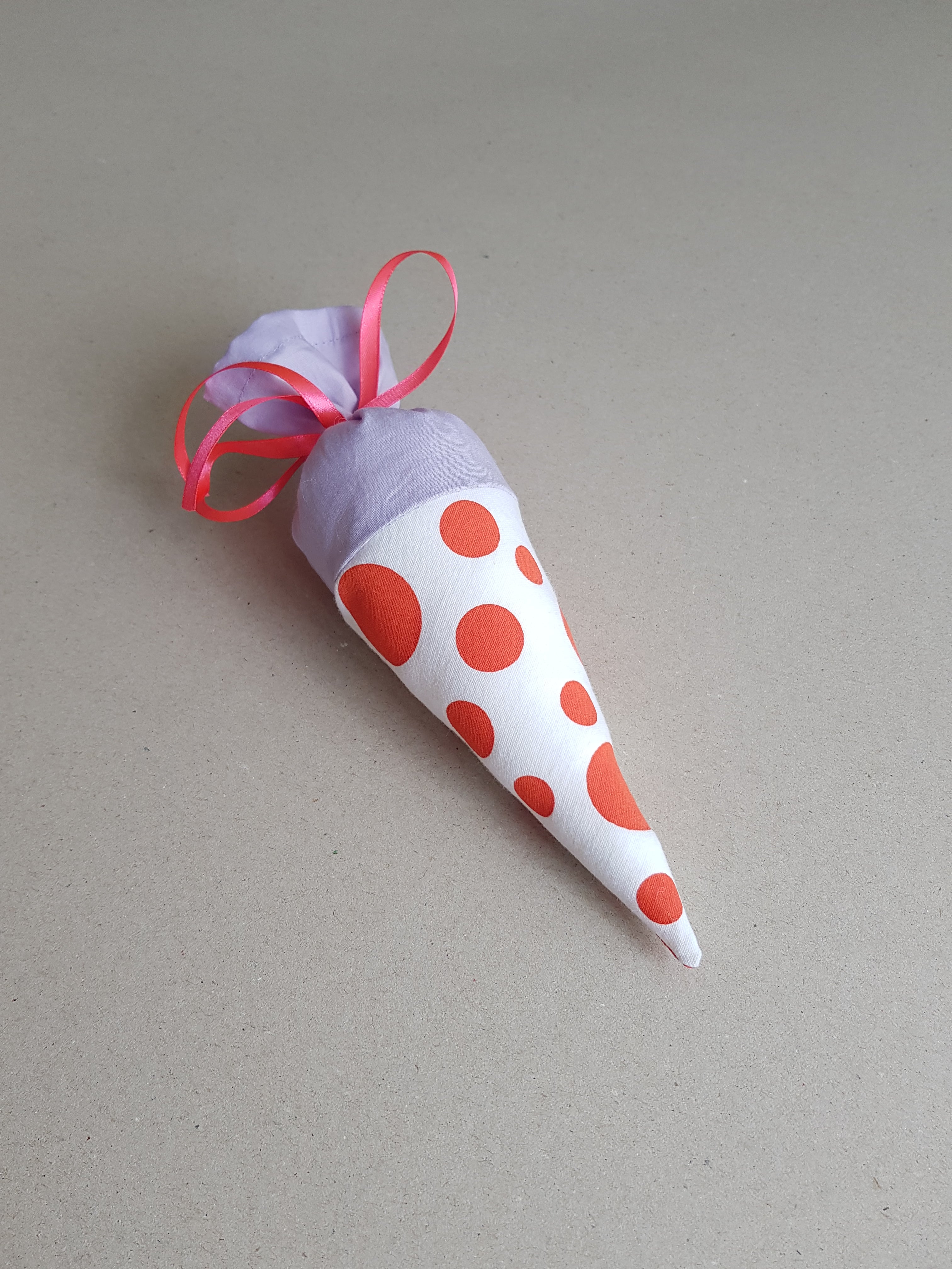 Dots - Mini-Schultüte - Stencil & Cut File