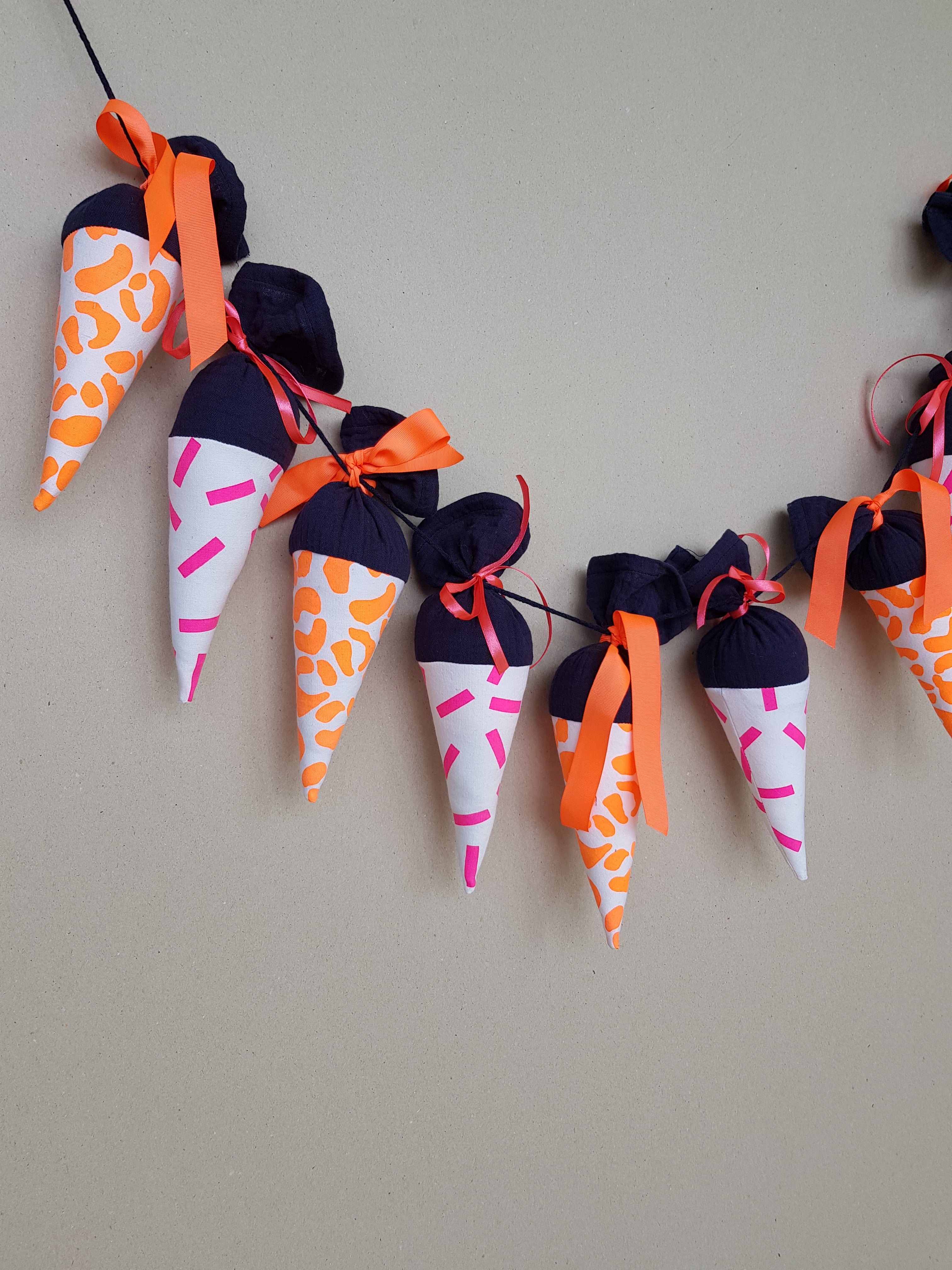 Leo - Mini-Schultüte - Stencil & Cut File