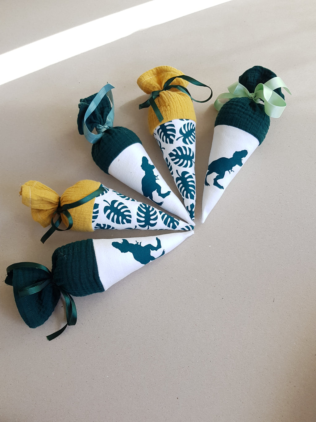 Monstera - Mini-Schultüte - Stencil & Cut File