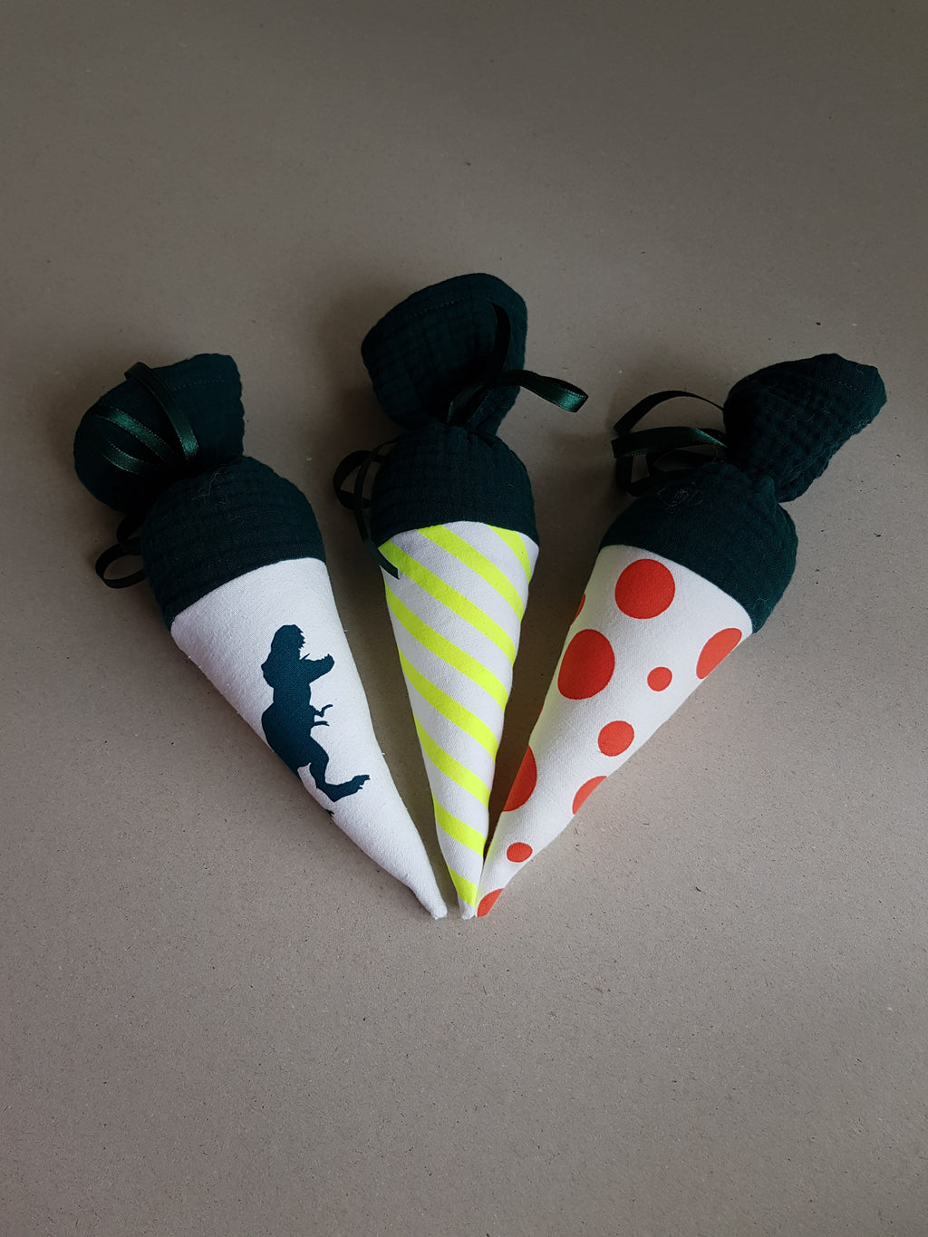 T-Rex Bundle - Mini-Schultüte - Stencil & Cut File