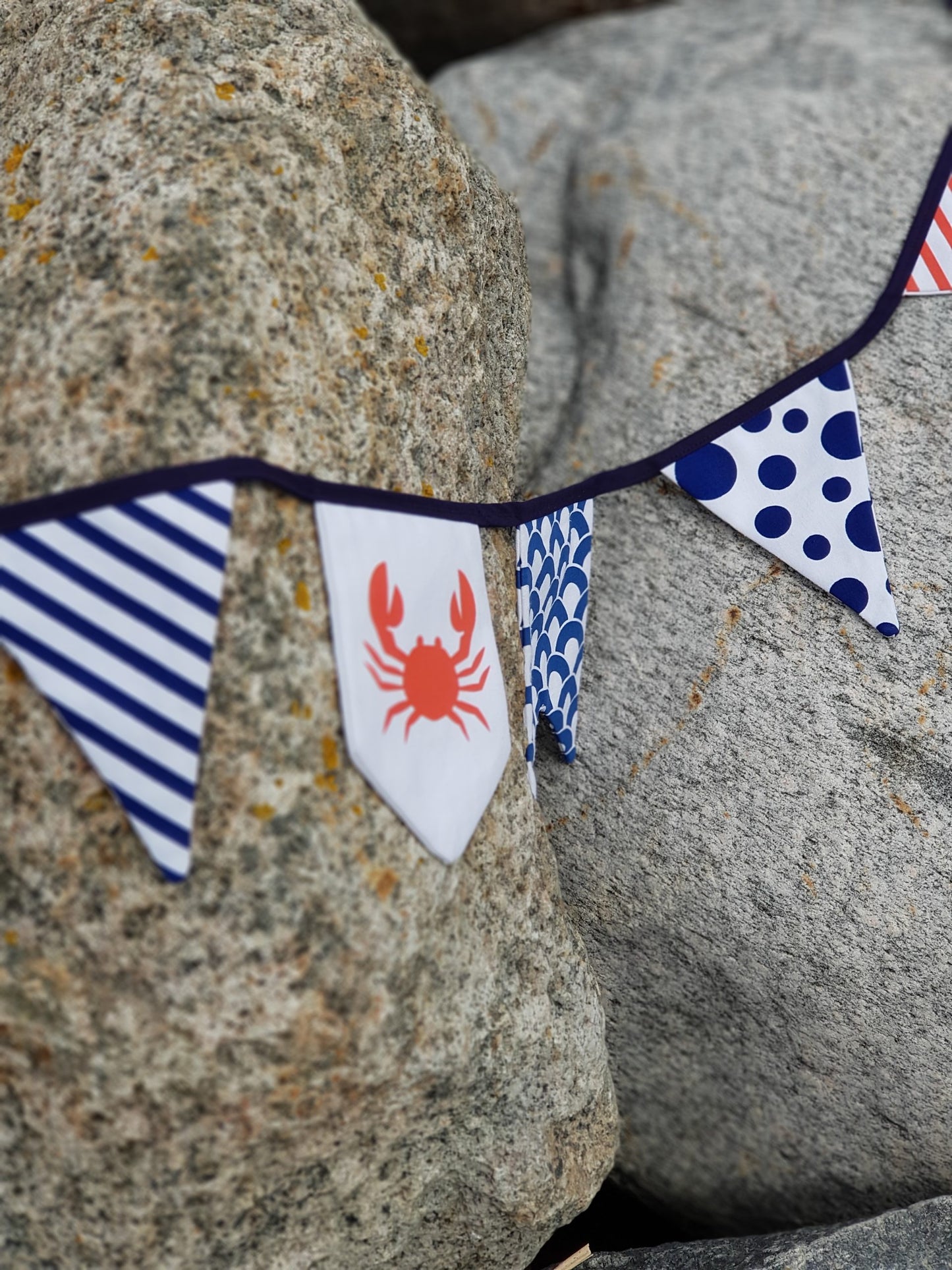 Pommes - Pennant Chain - Stencil & Cut File